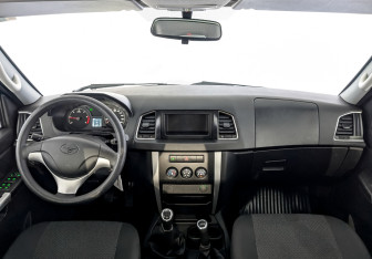 Подержанный автомобиль УАЗ Pickup 2024 года (14 фото)