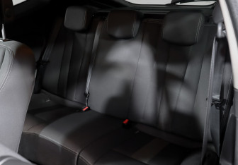 Подержанный автомобиль Renault Megane Hatchback 2011 года (10 фото)