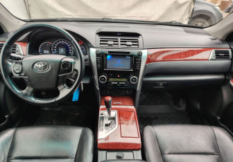 Подержанный автомобиль Toyota Camry Sedan 2013 года (9 фото)