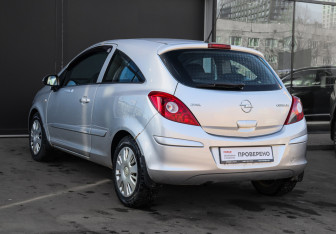 Подержанный автомобиль Opel Corsa 2007 года (6 фото)