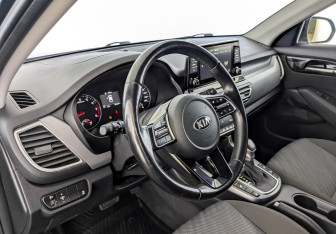 Подержанный автомобиль Kia Seltos 2021 года (16 фото)