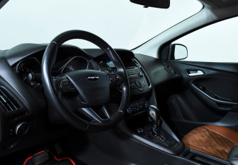 Подержанный автомобиль Ford Focus Wagon 2017 года (10 фото)