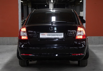 Подержанный автомобиль Skoda Octavia Liftback 2013 года (6 фото)