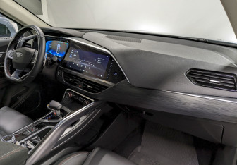 Подержанный автомобиль Geely Tugella 2022 года (20 фото)