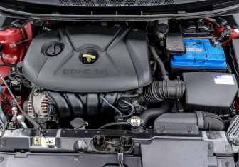 Подержанный автомобиль Hyundai Elantra Sedan 2014 года (5 фото)