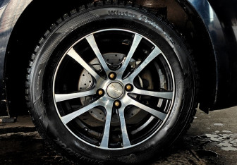 Подержанный автомобиль Nissan Cube 2010 года (16 фото)