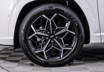 Подержанный автомобиль Hyundai Tucson 2022 года (9 фото)