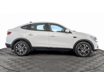 Подержанный автомобиль Renault Arkana 2021 года (4 фото)