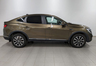 Подержанный автомобиль Renault Arkana 2021 года (4 фото)