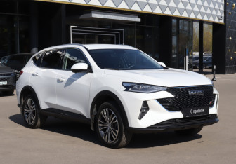 Подержанный автомобиль Haval F7 2022 года (3 фото)