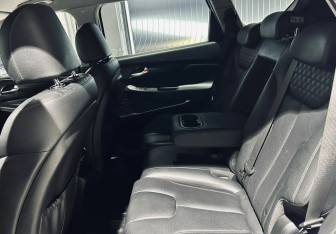 Подержанный автомобиль Hyundai Santa Fe 2018 года (18 фото)