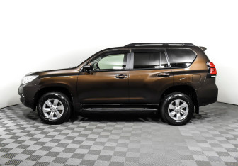 Подержанный автомобиль Toyota Land Cruiser Prado 2019 года (3 фото)