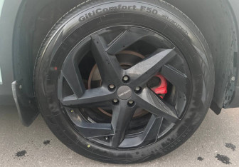 Подержанный автомобиль Omoda C5 2023 года (19 фото)