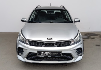 Подержанный автомобиль Kia Rio Hatchback 2021 года (2 фото)