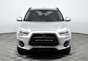 Подержанный автомобиль Mitsubishi ASX 2013 года (2 фото)