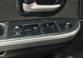 Подержанный автомобиль Suzuki Grand Vitara 2008 года (14 фото)