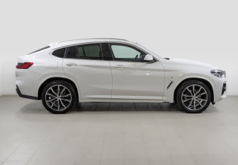 Подержанный автомобиль BMW X4 2020 года (4 фото)