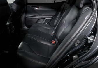 Подержанный автомобиль Toyota Camry Sedan 2023 года (10 фото)