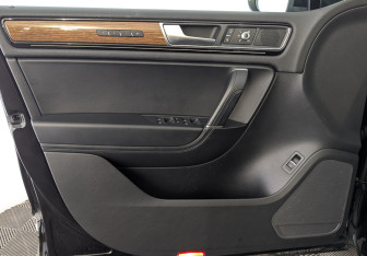 Подержанный автомобиль Volkswagen Touareg 2018 года (19 фото)