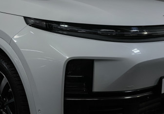 Подержанный автомобиль LiXiang L7 2023 года (19 фото)