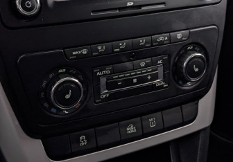 Подержанный автомобиль Skoda Yeti 2012 года (25 фото)