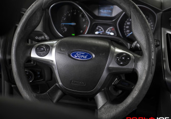 Подержанный автомобиль Ford Focus Wagon 2013 года (13 фото)