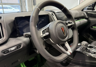 Новый Hongqi HS3 2025 (12 фото)