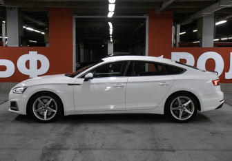 Подержанный автомобиль Audi A5 Liftback 2017 года (8 фото)
