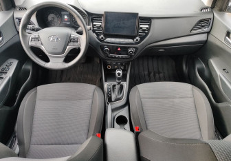 Подержанный автомобиль Hyundai Solaris Sedan 2021 года (10 фото)