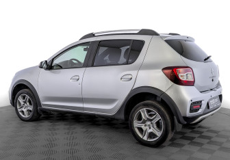 Подержанный автомобиль Renault Sandero 2021 года (7 фото)