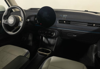 Подержанный автомобиль MINI Hatch 2025 года (9 фото)