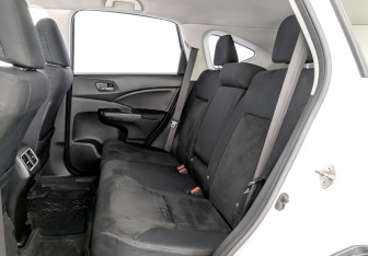 Подержанный автомобиль Honda CR-V 2015 года (12 фото)