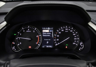 Подержанный автомобиль Lexus RX 2021 года (13 фото)