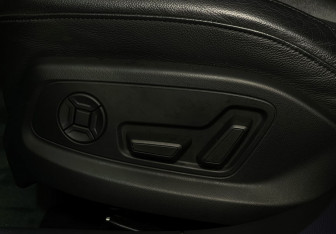 Подержанный автомобиль Audi A8 2019 года (15 фото)