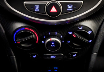 Подержанный автомобиль Hyundai Solaris Sedan 2015 года (27 фото)