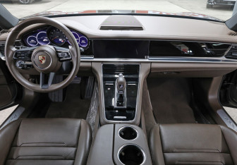 Подержанный автомобиль Porsche Panamera Wagon 2022 года (13 фото)