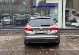 Подержанный автомобиль Ford Focus Wagon 2012 года (7 фото)