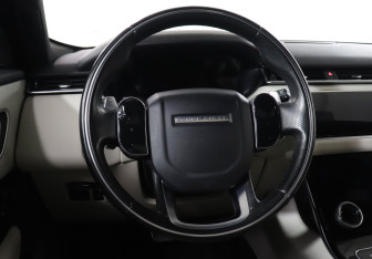 Подержанный автомобиль Land Rover Range Rover Velar 2018 года (18 фото)