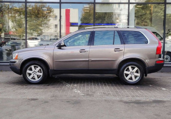 Подержанный автомобиль Volvo XC90 2008 года (5 фото)