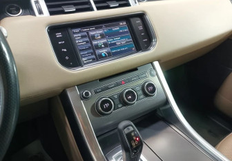 Подержанный автомобиль Land Rover Range Rover Sport 2014 года (11 фото)