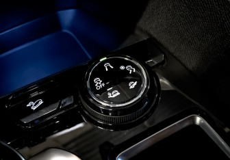 Подержанный автомобиль Peugeot 3008 2019 года (29 фото)