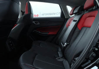 Подержанный автомобиль Changan UNI-S 2024 года (9 фото)