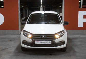 Подержанный автомобиль LADA (ВАЗ) Granta Liftback 2021 года (2 фото)