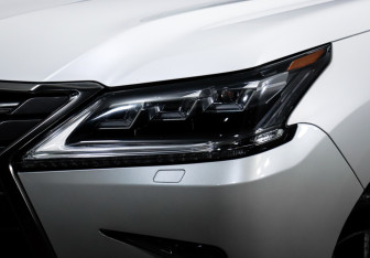 Подержанный автомобиль Lexus LX 2015 года (16 фото)