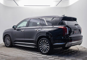 Подержанный автомобиль Hyundai Palisade 2022 года (3 фото)