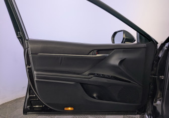 Подержанный автомобиль Toyota Camry Sedan 2020 года (19 фото)