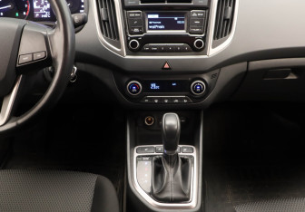 Подержанный автомобиль Hyundai Creta 2017 года (9 фото)