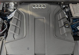 Подержанный автомобиль Audi Q7 2019 года (9 фото)