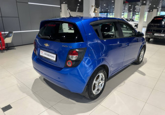 Подержанный автомобиль Chevrolet Aveo Hatchback 2012 года (3 фото)