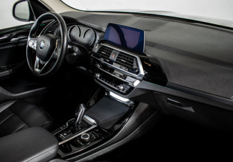 Подержанный автомобиль BMW X3 2020 года (11 фото)